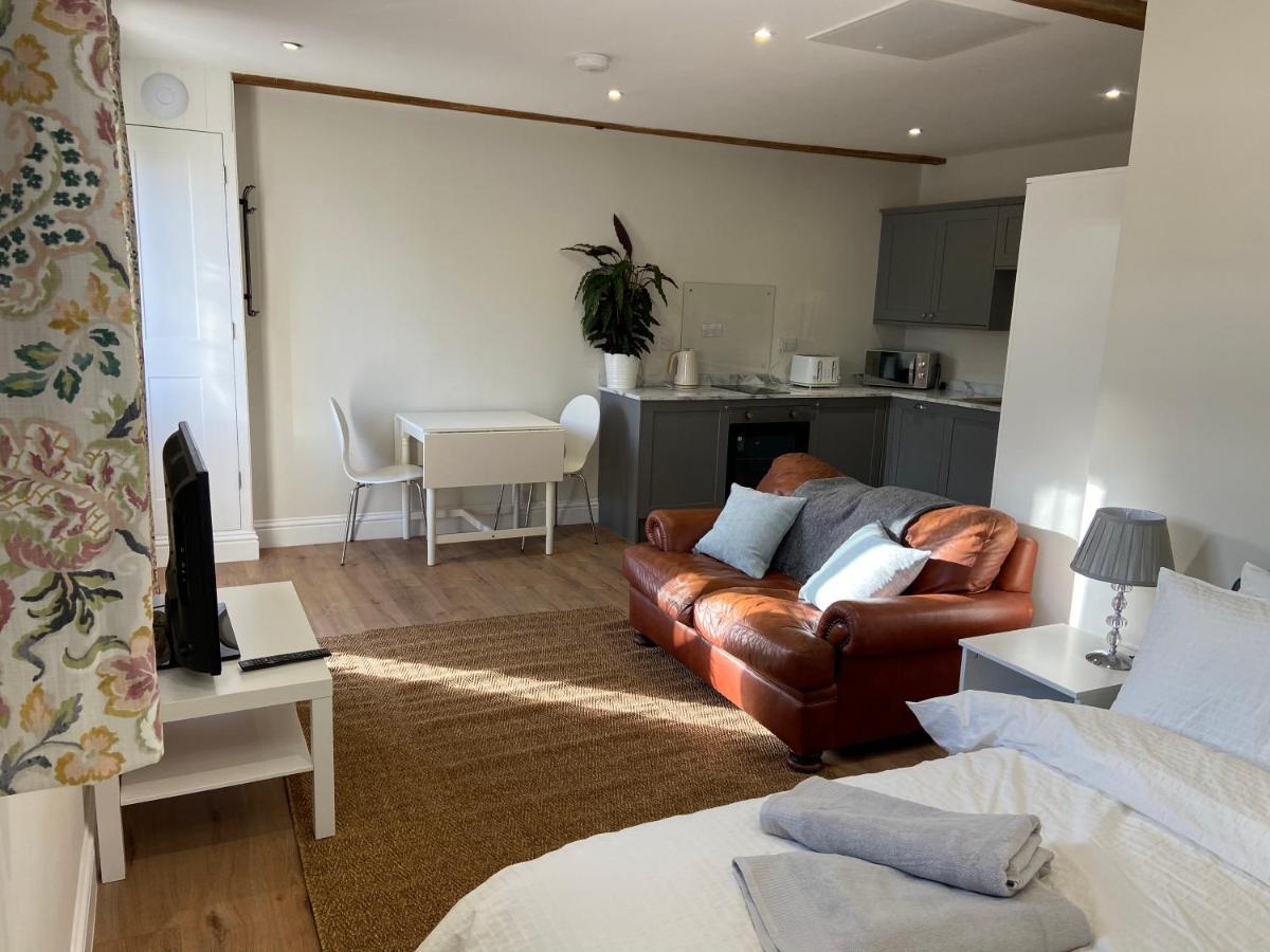 Potcote Farm Stables Accommodation Spots Stable โทสเตอร์ ภายนอก รูปภาพ
